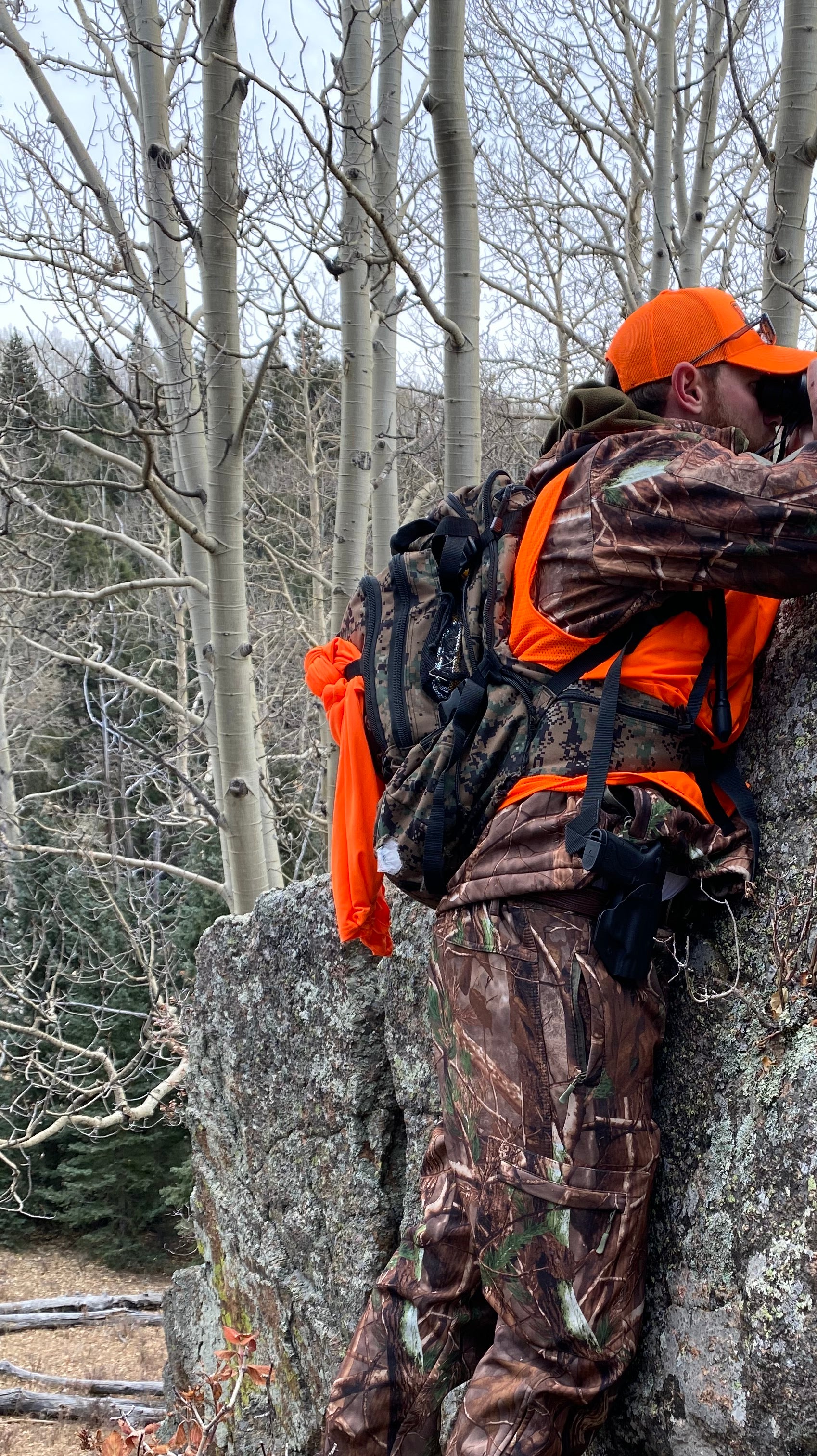 a hunter who wears NEW VIEW silent hunting clothes