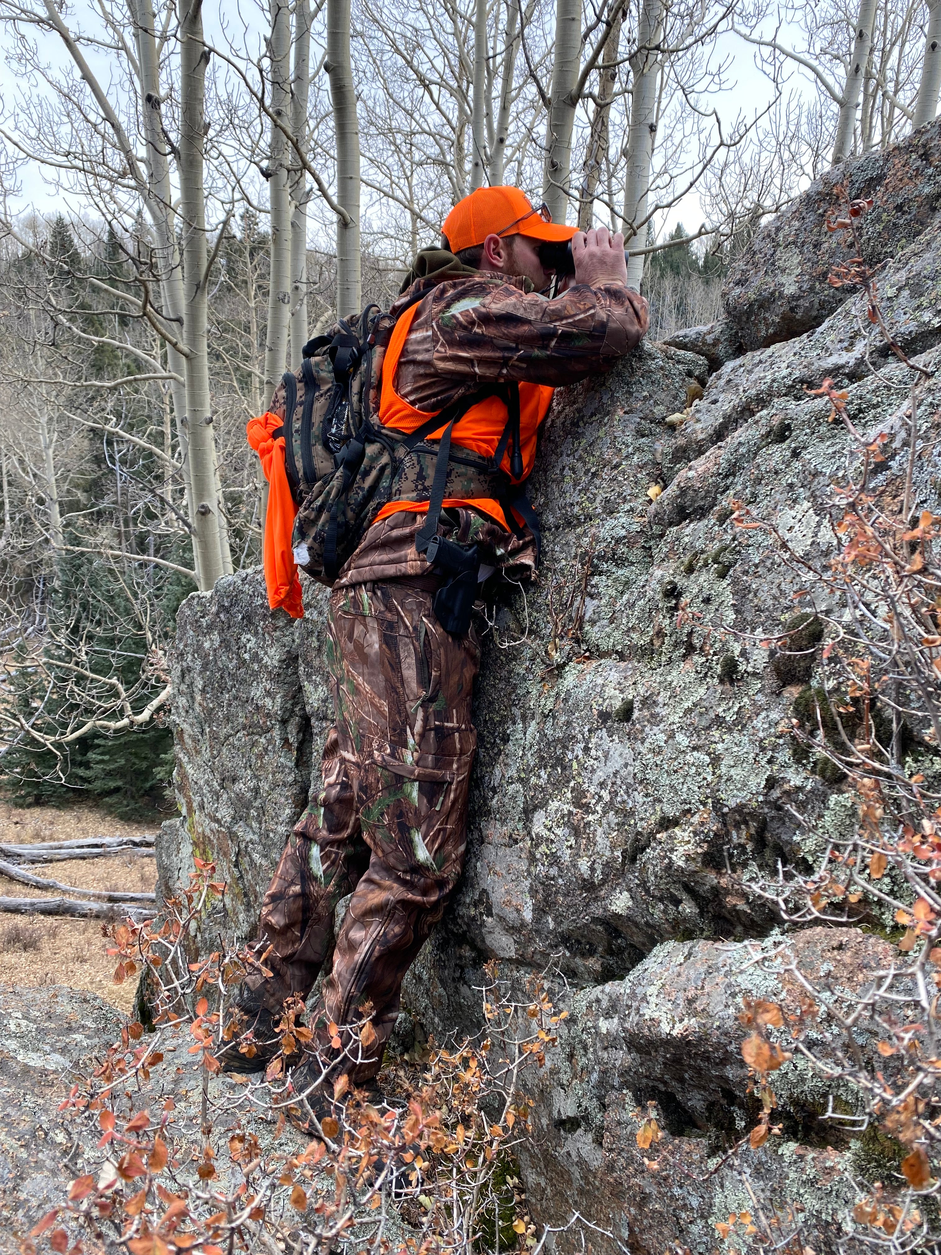 a hunter who wears NEW VIEW silent hunting clothes